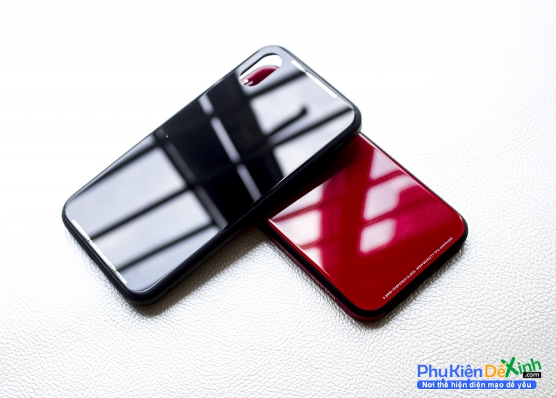 Ốp Lưng iPhone X Dạng Kính Cường Lưc Hiệu SuLaDa làm từ nhựa cao cấp có khả năng đàn hồi tốt ,lắp đặt máy thoải mái thiết kế mặt lưng trong dạng kính cường lực nano bóng bẩy vô cùng sang chảnh.